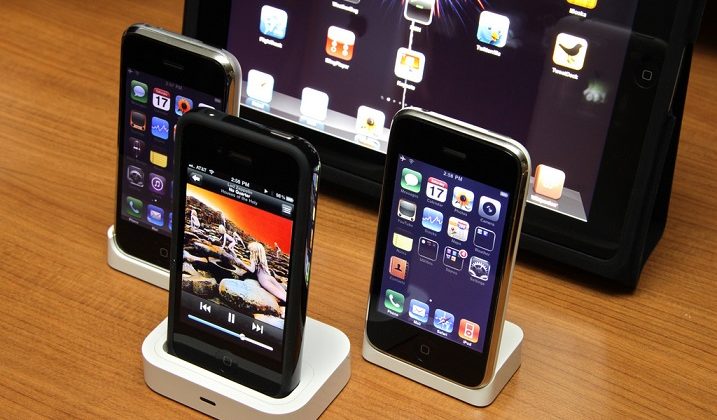 How to Install Android on an iPhone