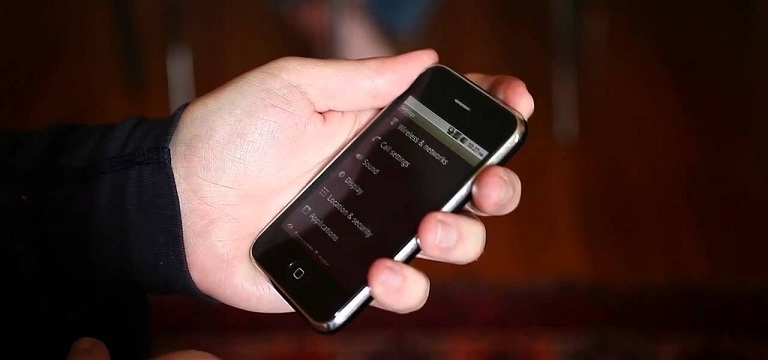 How to Install Android on an iPhone 4